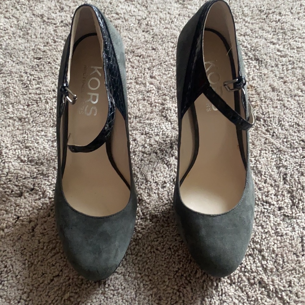 NEW Michael Kors Gray Suede Platform Shoe with Black Snake Skin Accents Size 10 - Picture 4 of 12